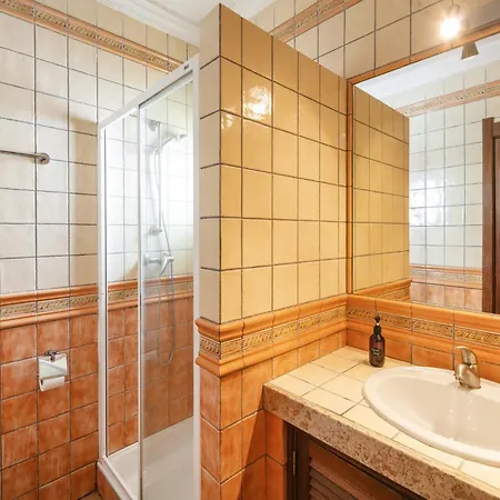 Family-friendly Coastal Retreat In * Benagil