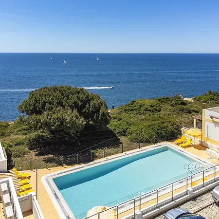 Family-friendly Coastal Retreat In Feriehus *