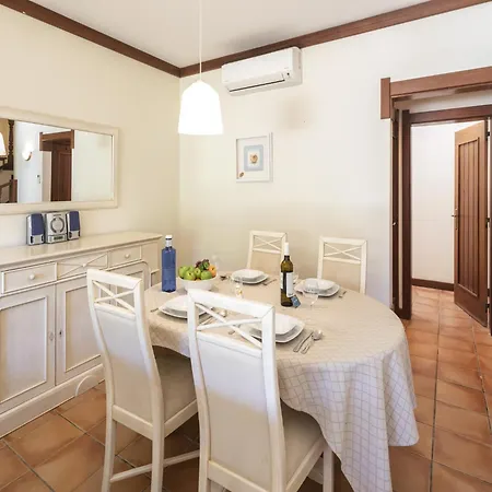 Family-friendly Coastal Retreat In Holiday home Benagil