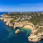 Family-friendly Coastal Retreat In بيت للعطل