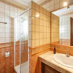 Family-friendly Coastal Retreat In * بيناغيل