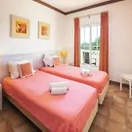Family-friendly Coastal Retreat In * بيناغيل