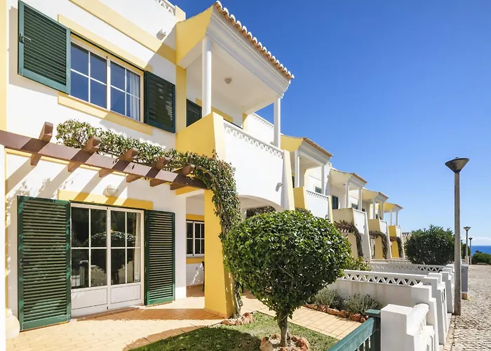 Nyaraló Family-friendly Coastal Retreat In