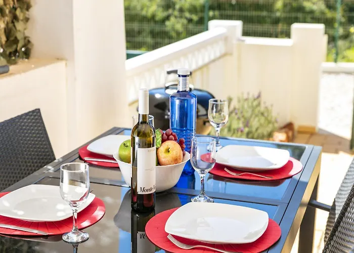 Family-friendly Coastal Retreat In Nyaraló *