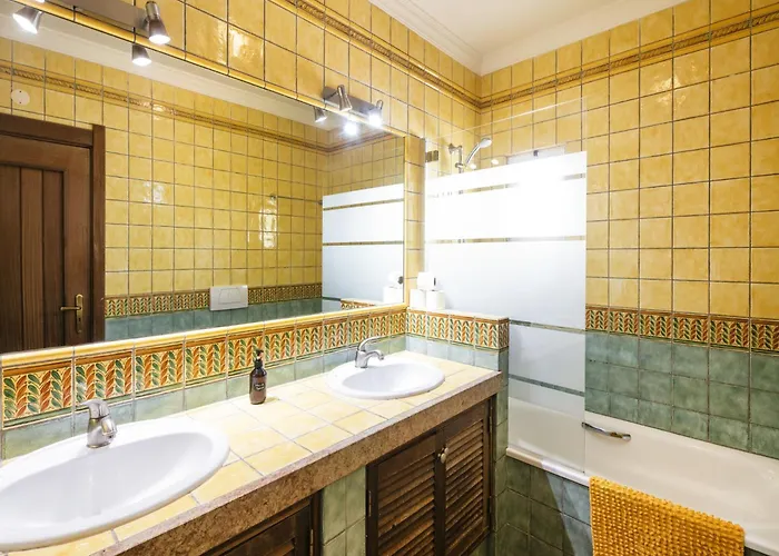 Family-friendly Coastal Retreat In * Benagil