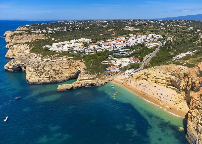 Family-friendly Coastal Retreat In Nyaraló Benagil