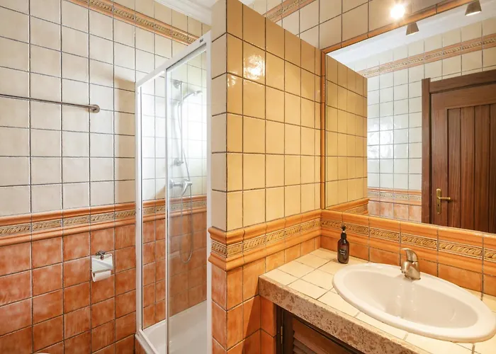 Family-friendly Coastal Retreat In * Benagil