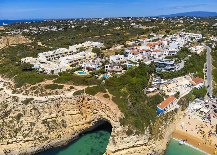 Family-friendly Coastal Retreat In Nyaraló *
