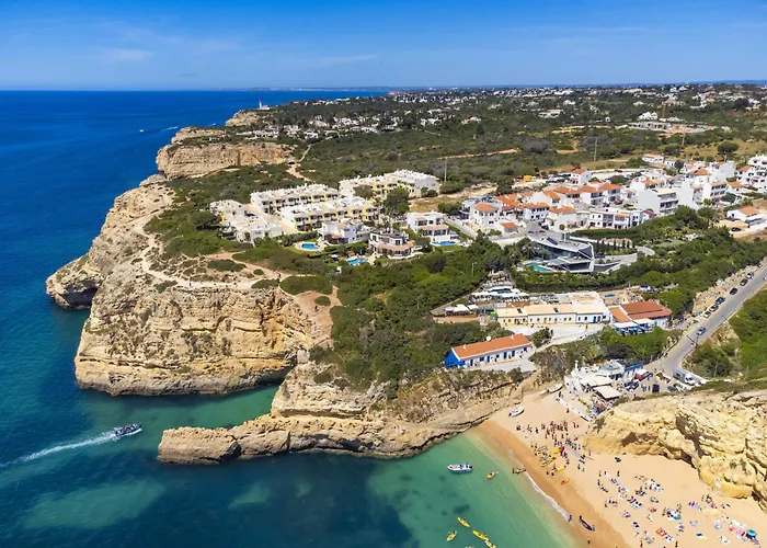 Family-friendly Coastal Retreat In Nyaraló Benagil