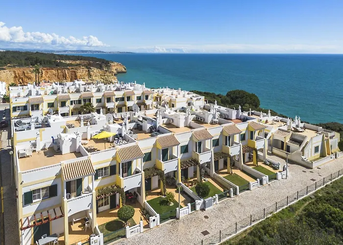 Family-friendly Coastal Retreat In Nyaraló *